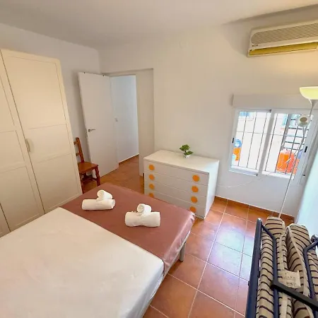 Casa de Férias Evans Realty Cl Casa Mata En 2º Linea De Playa Málaga